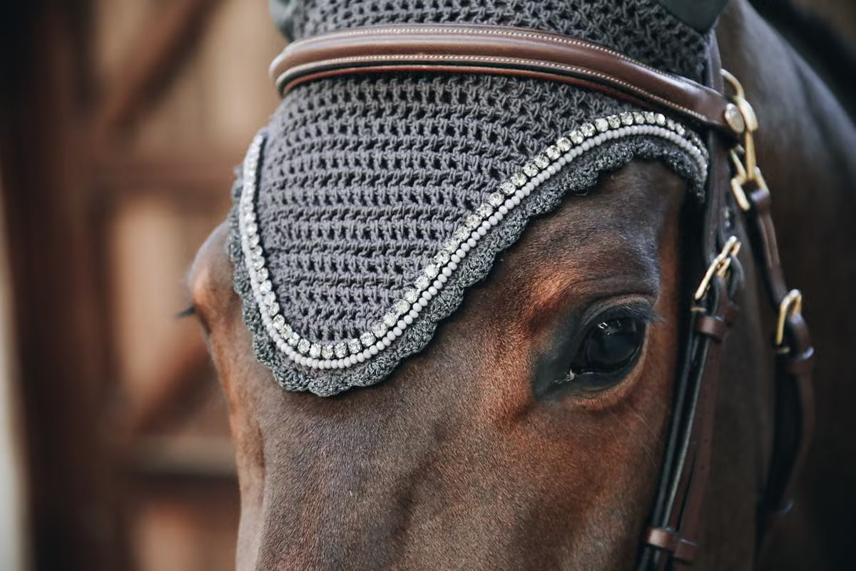 Kentucky Horsewear Wellington Fly Veil – Long Stone & Pearl